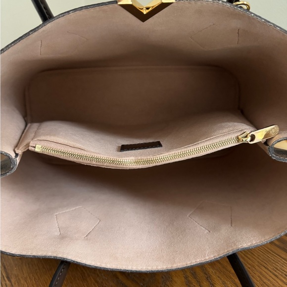 Louis Vuitton Damier Ebene Kensington - Picture 9 of 16